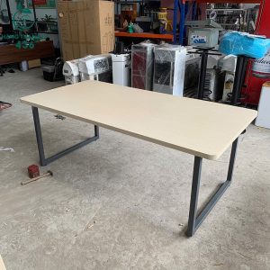 ban-hop-cu-chan-chu-u-mat-go-mau-sang-2-300x300 Mua Bán Bàn Ghế Cũ, Nội Thất Cũ Tại TPHCM  