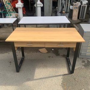ban-lam-viec-chan-sat-cu-mat-van-go-vang-1m2-3-300x300 Mua Bán Bàn Ghế Cũ, Nội Thất Cũ Tại TPHCM  