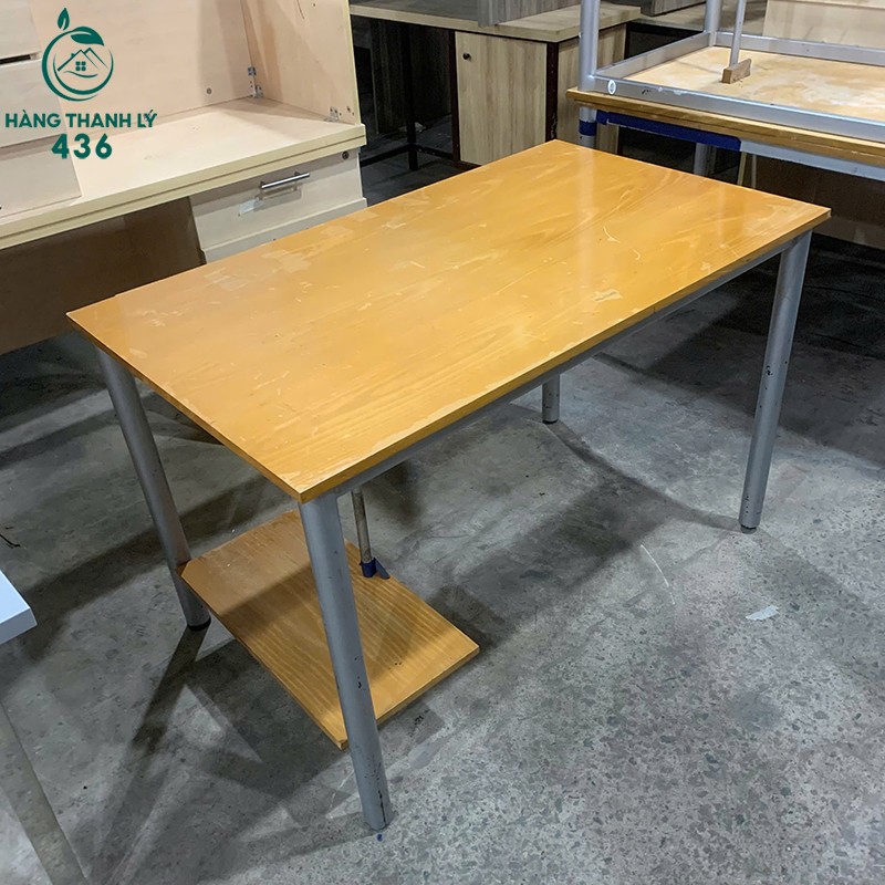 Bàn Làm Việc Chân Sắt Mặt Vân Gỗ Vàng Cũ 1m2 ban-lam-viec-chan-sat-mat-van-go-vang-cu-1m2-1 Bàn Làm Việc Chân Sắt Mặt Vân Gỗ Vàng Cũ 1m2