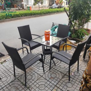 bo-ban-ghe-may-nhua-cafe-cu-mau-den-2-300x300 Mua Bán Bàn Ghế Cũ, Nội Thất Cũ Tại TPHCM  