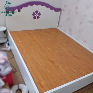 giuong-go-cu-mat-nau-khung-trang-gon-gang-300x300 Mua Bán Bàn Ghế Cũ, Nội Thất Cũ Tại TPHCM  