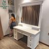 Bàn Phấn Cũ Màu Trắng Có Nhiều Hộc Kéo