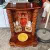 Bàn Thờ Gỗ Cũ Có Hai Trụ Chạm Khắc