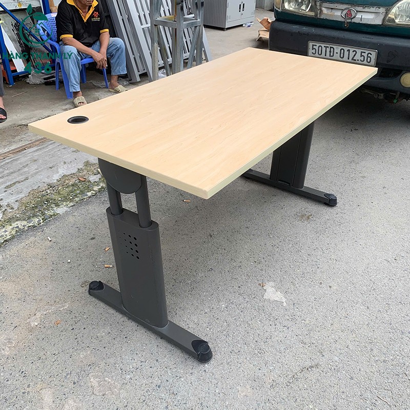 Bàn Văn Phòng Chân Sắt Cũ Mặt Vân Gỗ 1m4 ban-van-phong-chan-sat-cu-mat-van-go-1m4-2 Bàn Văn Phòng Chân Sắt Cũ Mặt Vân Gỗ 1m4