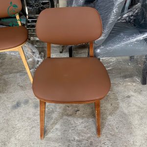 Ghế Gỗ Cafe Cũ Có Đệm Ngồi Và Tựa Lưng