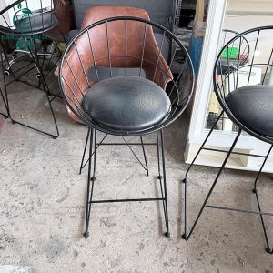 ghe-quay-bar-cu-co-tua-lung-cong-3-300x300 Mua Bán Bàn Ghế Cũ, Nội Thất Cũ Tại TPHCM  