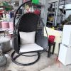 Ghế Xích Đu Cũ Kèm Nệm Và Gối Tựa