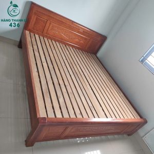giuong-go-cu-1m8-x-2m-co-hoa-van-trang-tri-1-300x300 Mua Bán Bàn Ghế Cũ, Nội Thất Cũ Tại TPHCM  