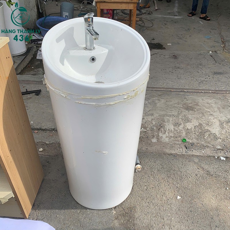 Lavabo Cũ Có Chân Tròn Màu Trắng lavabo-cu-co-chan-tron-mau-trang-1 Lavabo Cũ Có Chân Tròn Màu Trắng