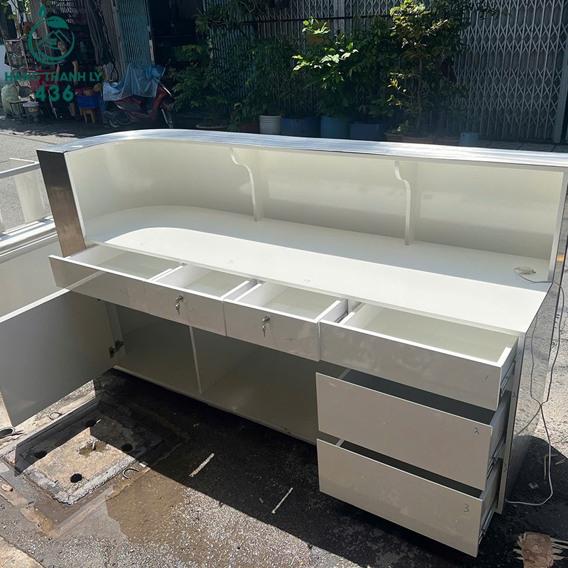 quay-le-tan-cu-inox-phoi-go-mau-trang-2m2-10 Quầy Lễ Tân Cũ Dài 2m2 Bọc Inox Sáng  