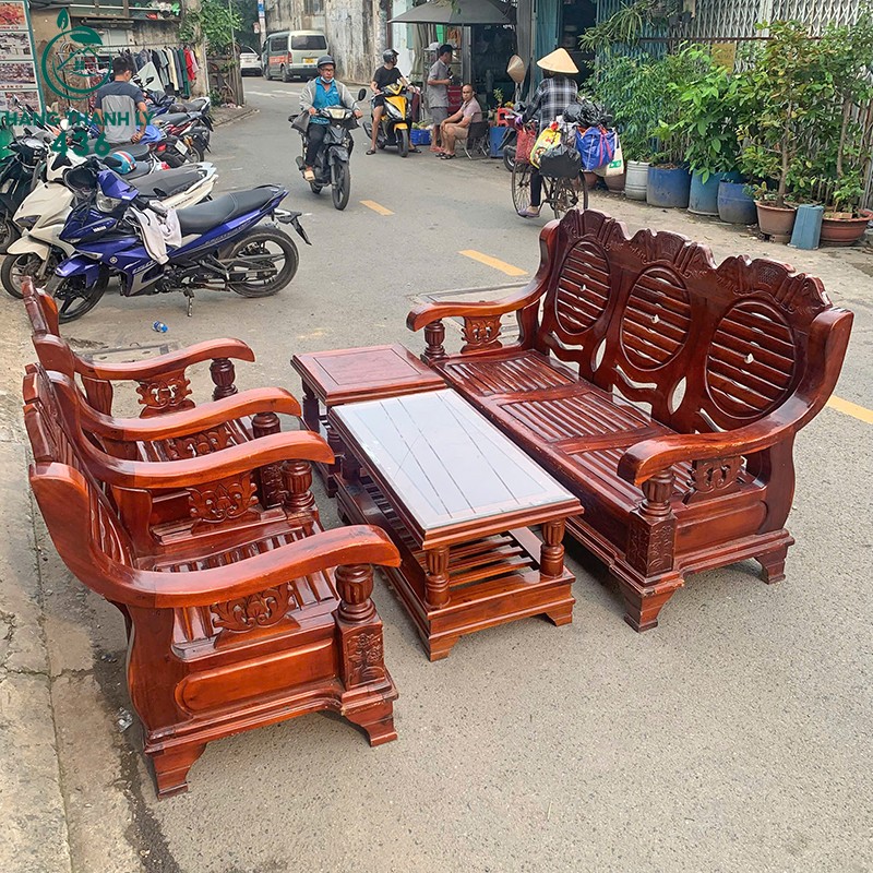 salon-go-cu-co-ghe-bang-va-ban-tra-4 Salon Gỗ Cũ Có Ghế Băng Và Bàn Trà  
