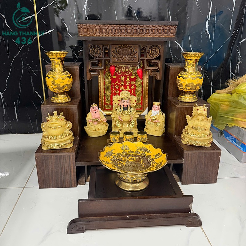 ban-tho-ong-dia-cu-co-buc-dat-binh-hoa-1 Bàn Thờ Ông Địa Cũ Có Bục Đặt Bình Hoa  