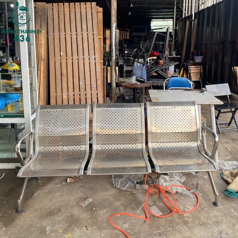 bang-ghe-inox-cu-co-tua-lung-duc-lo (1)