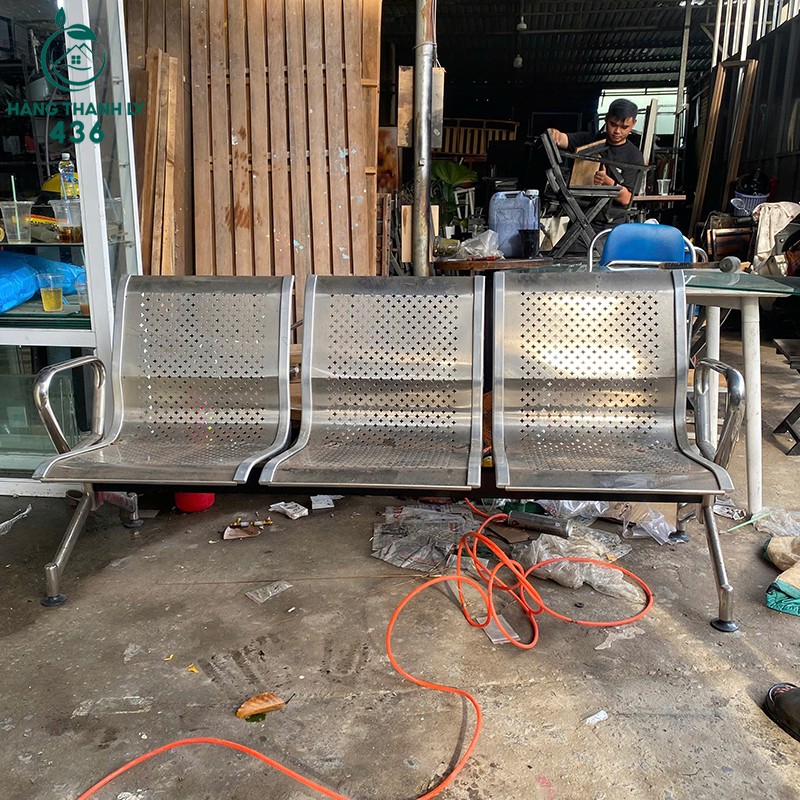 Băng Ghế Inox Cũ Có Tựa Lưng Đục Lỗ bang-ghe-inox-cu-co-tua-lung-duc-lo-3 Băng Ghế Inox Cũ Có Tựa Lưng Đục Lỗ