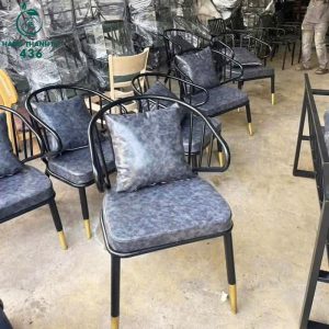 Ghế Cafe Tựa Cong Kèm Gối Nệm 99%