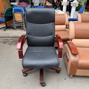 ghe-xoay-giam-doc-cu-da-den-chan-go-1-300x300 Mua Bán Bàn Ghế Cũ, Nội Thất Cũ Tại TPHCM  