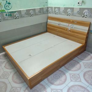 giuong-ngu-cu-go-cong-nghiep-phoi-hai-mau-1m8-1-300x300 Mua Bán Bàn Ghế Cũ, Nội Thất Cũ Tại TPHCM  
