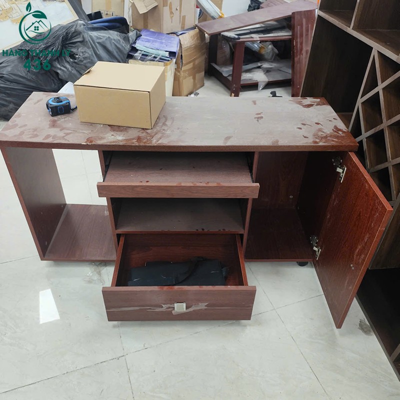 Kệ Tivi Cũ 1m2 Gỗ Nâu Có Khoang Chứa Đồ ke-tivi-cu-1m2-go-nau-co-khoang-chua-do-2 Kệ Tivi Cũ 1m2 Gỗ Nâu Có Khoang Chứa Đồ