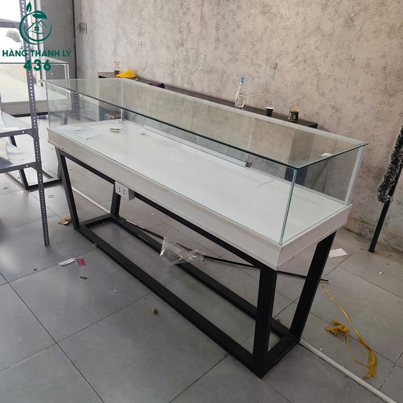 Quầy Kính Trưng Bày Cũ Dài 1m8 Chân Sắt quay-kinh-trung-bay-cu-dai-1m8-chan-sat-2 Quầy Kính Trưng Bày Cũ Dài 1m8 Chân Sắt