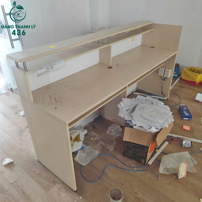 Quầy Tiếp Tân Cũ Màu Trắng Phối Vân Gỗ 2m quay-tiep-tan-cu-mau-trang-phoi-van-go-2m-2 Quầy Tiếp Tân Cũ Màu Trắng Phối Vân Gỗ 2m