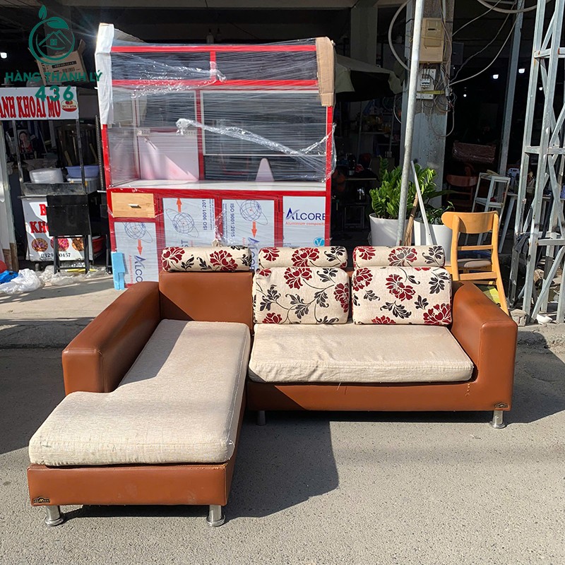 Sofa Góc Cũ Màu Nâu Phối Be Gối Hoa Đẹp 3m15 sofa-goc-cu-mau-nau-phoi-be-goi-hoa-dep-3m15-1 Sofa Góc Cũ Màu Nâu Phối Be Gối Hoa Đẹp 3m15