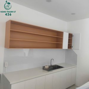 Tủ Bếp Trên Cũ Có Khoang Mở Dễ Lấy Đồ