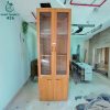 Tủ Tài Liệu Cũ Gỗ Màu Vàng Có 2 Cửa Kính Trong Suốt