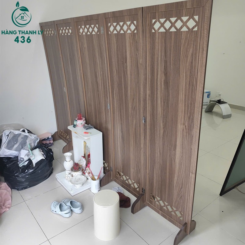 Vách Bình Phong Cũ Vân Gỗ Nâu Có Chân Chống vach-binh-phong-cu-van-go-nau-co-chan-chong-1 Vách Bình Phong Cũ Vân Gỗ Nâu Có Chân Chống