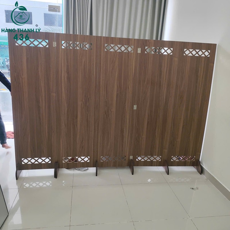 Vách Bình Phong Cũ Vân Gỗ Nâu Có Chân Chống vach-binh-phong-cu-van-go-nau-co-chan-chong-2 Vách Bình Phong Cũ Vân Gỗ Nâu Có Chân Chống